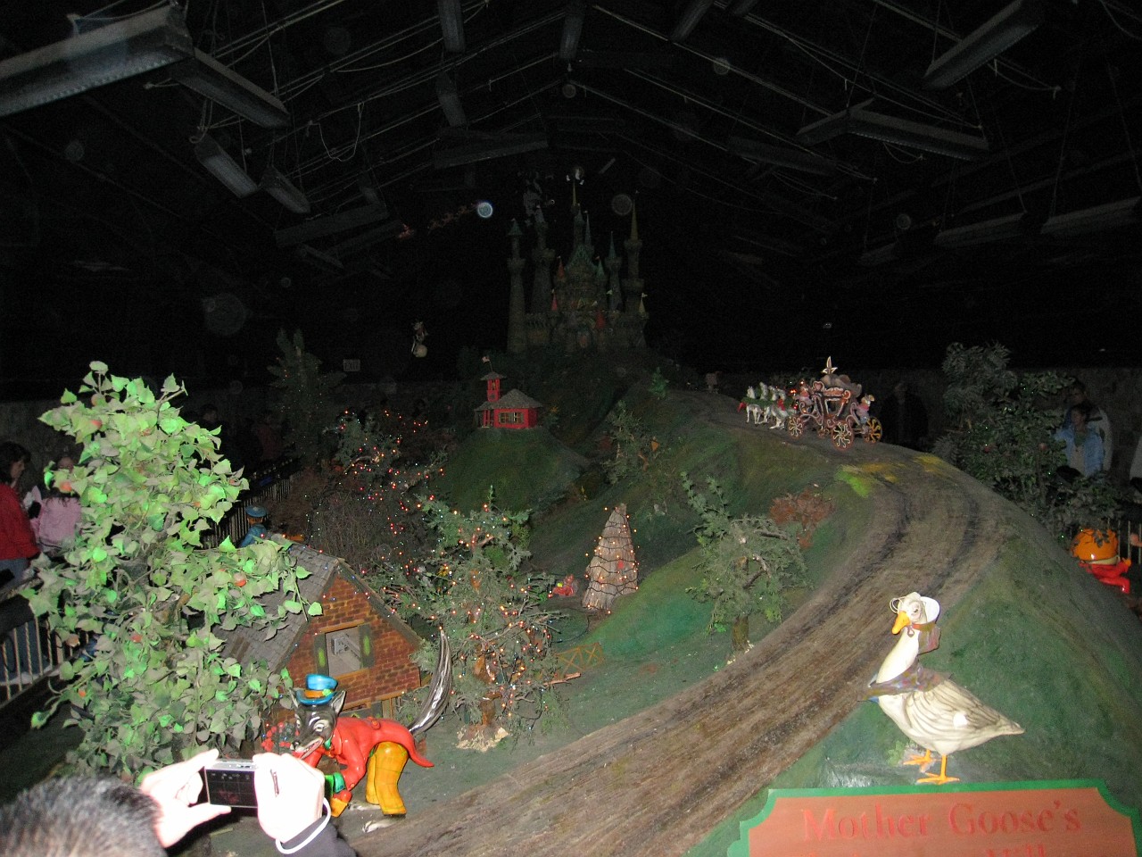 Vacation 2007-12 - Rock City 0352.jpg - Rock City outside of Chattanooga Tennessee has been a tourist attraction since 1932. I remembered seeing barn roofs painted with "See Rock City" and wanted to pay a visit to its home on Lookout Mountain. Christmas Vacation 2007-08.